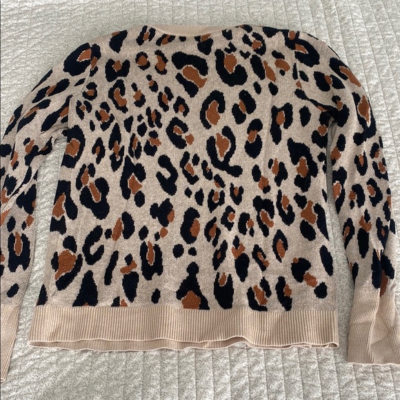 Leopard Print Sweater - Picture 4 of 4